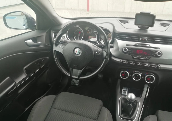 Alfa Romeo Giulietta cena 31500 przebieg: 149850, rok produkcji 2011 z Kozienice małe 172